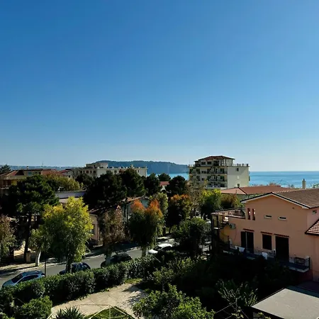 Ξενοδοχείο Praja Mare 3*